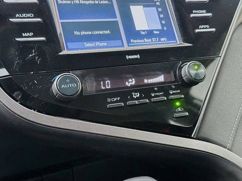 Used 2020 Toyota Camry SE FWD image 17