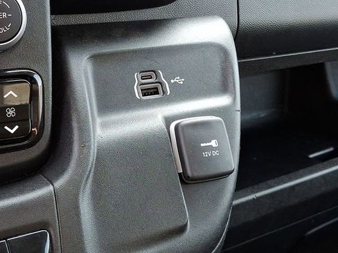 Used 2025 RAM ProMaster 2500 w/ Convenience Group image 24