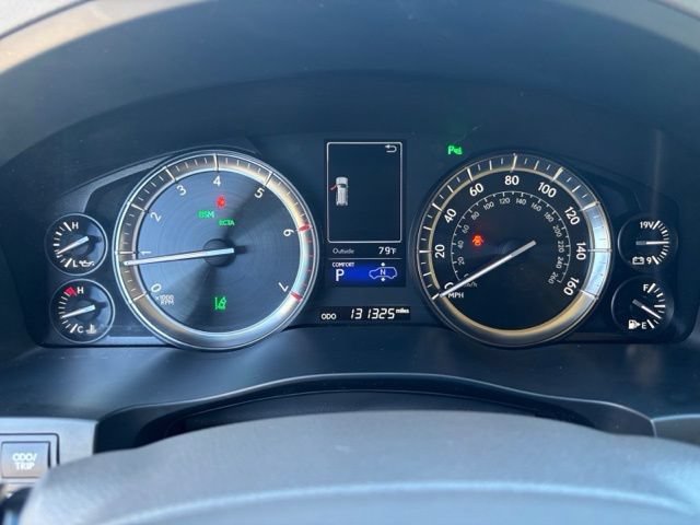 Used 2017 Lexus LX 570 4WD w/ Luxury Package image 16
