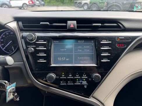 Used 2018 Toyota Camry LE FWD image 25