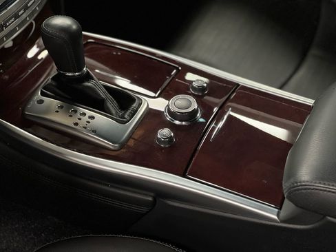 Used 2019 INFINITI Q70 Luxe image 35