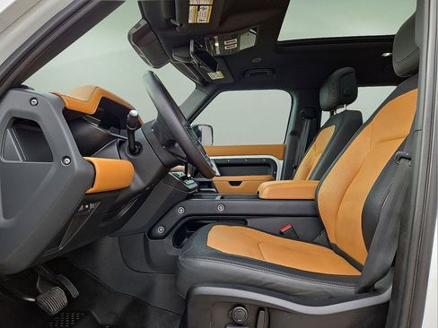 Used 2024 Land Rover Defender 110 X-Dynamic SE image 24