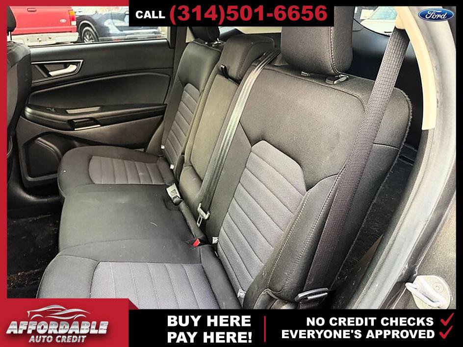 Used 2020 Ford Edge SE FWD image 11