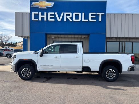 Used 2024 GMC Sierra 3500 SLE w/ SLE Convenience Package image 1