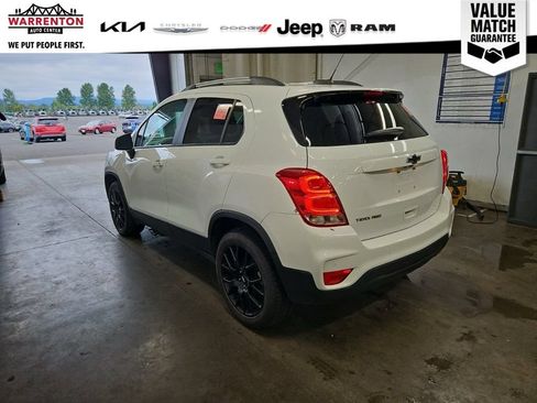 Used 2022 Chevrolet Trax LT w/ Premium Seat Package AWD/4WD image 20