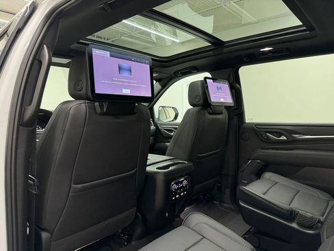 Used 2024 GMC Yukon XL Denali w/ Advanced Technology Package RWD image 15
