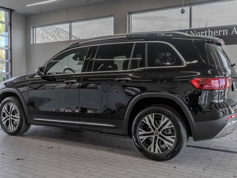 Used 2026 Mercedes-Benz GLB 250 4MATIC image 13