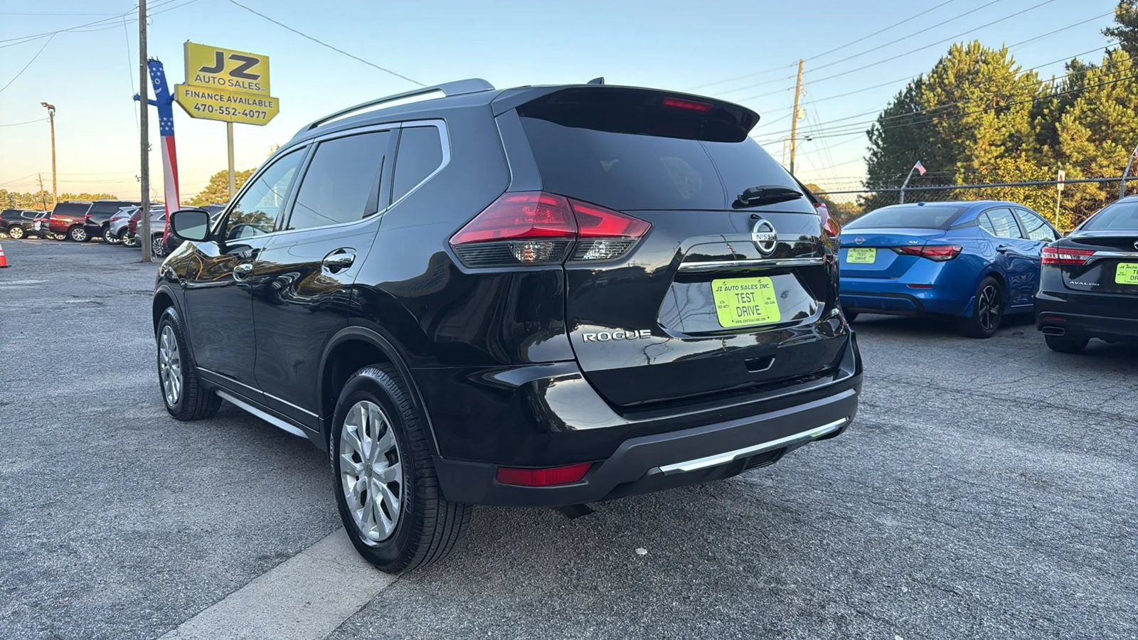 Used 2017 Nissan Rogue S w/ Appearance Package AWD/4WD image 6