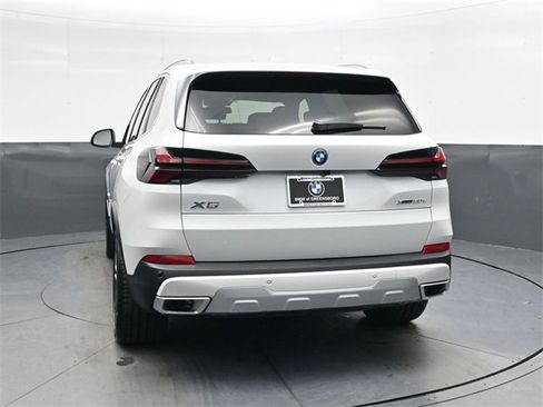 New 2026 BMW X5 xDrive50e image 5
