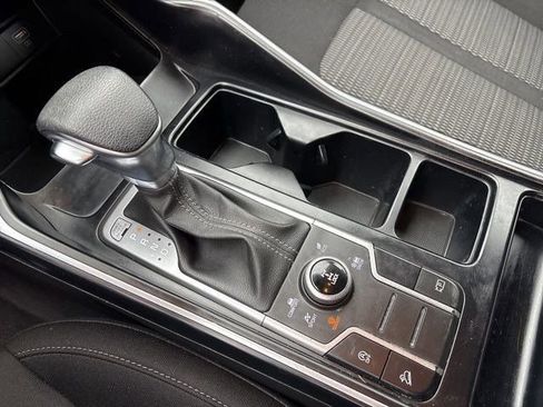 Used 2023 Kia Sorento LX image 24