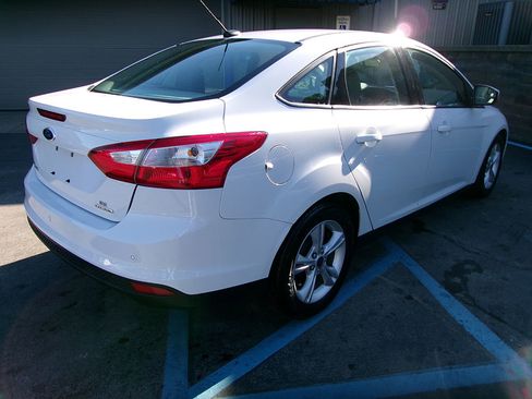 Used 2014 Ford Focus SE w/ Interior Protection Package FWD image 6