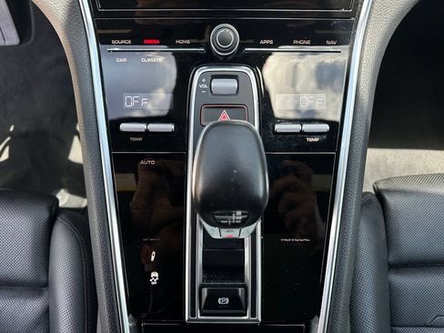 Certified 2023 Porsche Panamera RWD image 33
