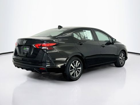 Used 2025 Nissan Versa SV FWD image 9
