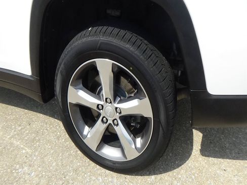 Used 2021 Jeep Grand Cherokee L Limited AWD/4WD image 9