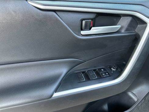 Used 2023 Toyota RAV4 XLE Premium FWD image 10