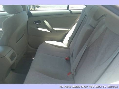 Used 2010 Toyota Camry LE image 6