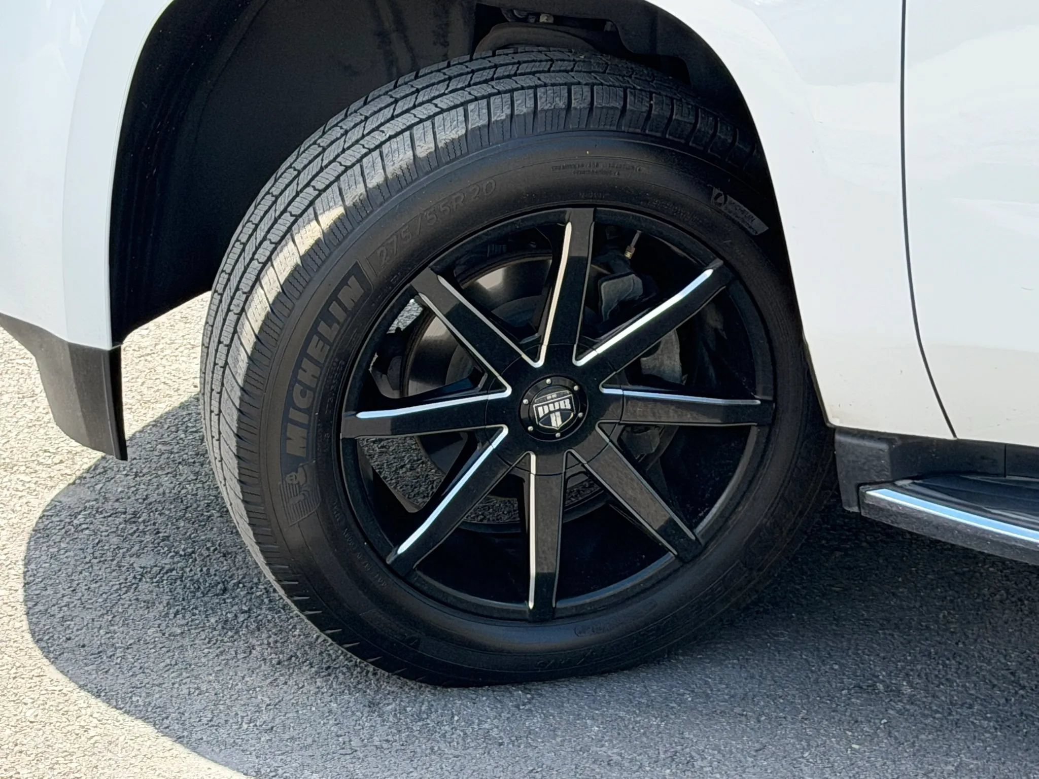 Used 2019 GMC Yukon SLT AWD/4WD image 12