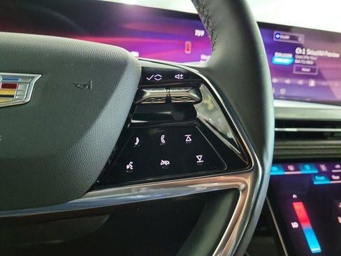 Certified 2025 Cadillac Escalade ESV Sport image 24