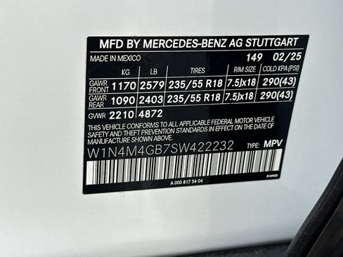 Certified 2025 Mercedes-Benz GLB 250 image 28