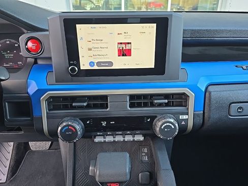 Used 2025 Toyota Tacoma TRD Off-Road image 13