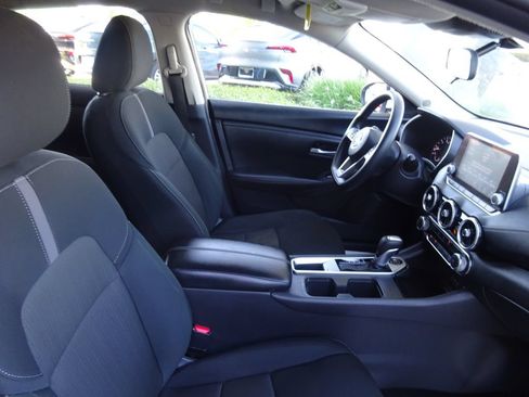 Used 2025 Nissan Sentra SV FWD image 16