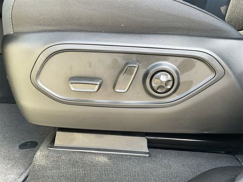 New 2025 Jeep Grand Cherokee Laredo image 30