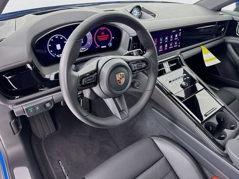 Certified 2025 Porsche Panamera RWD image 4