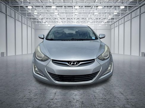 Used 2015 Hyundai Elantra SE w/ Option Group 02 FWD image 2