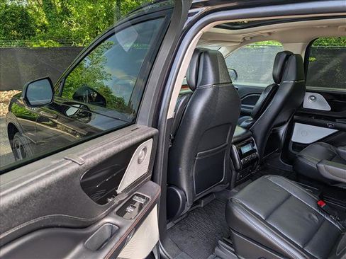 Used 2023 Lincoln Aviator Reserve w/ Equipment Group 201A AWD/4WD image 26