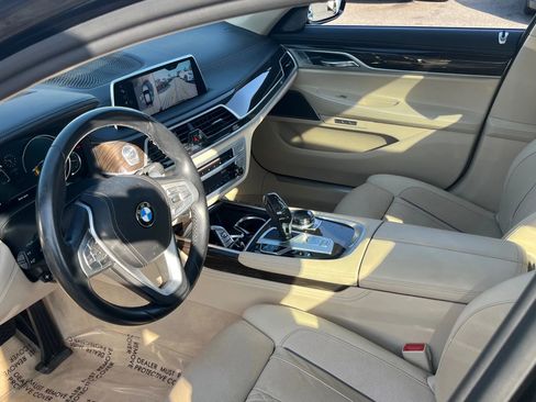 Used 2017 BMW 740i xDrive 740i xDrive Sedan 4D image 17