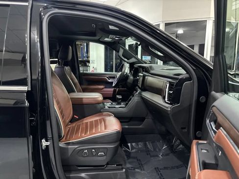 Used 2025 GMC Sierra 1500 Denali Ultimate AWD/4WD image 42