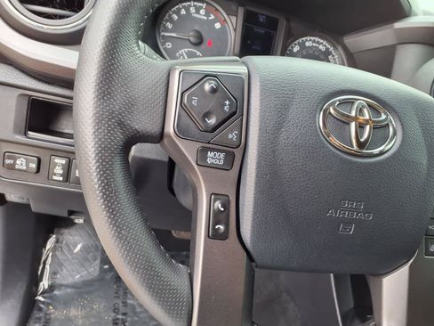 Used 2018 Toyota Tacoma TRD Sport RWD image 19