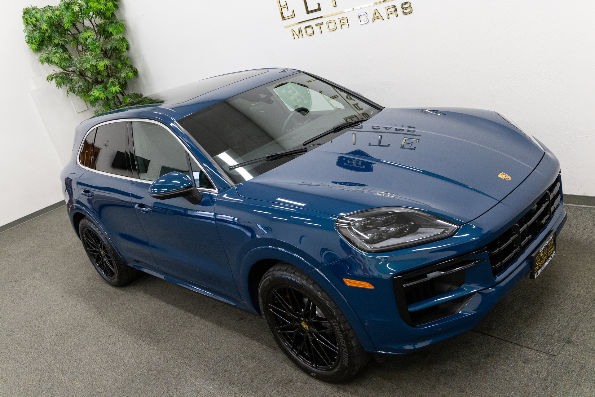 Used 2024 Porsche Cayenne S AWD/4WD image 23