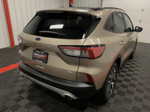 Used 2020 Ford Escape SE Sport image 18