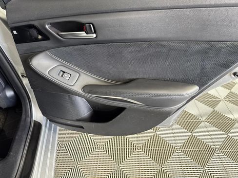 Used 2022 Toyota Avalon Touring w/ Advanced Safety Package FWD image 33