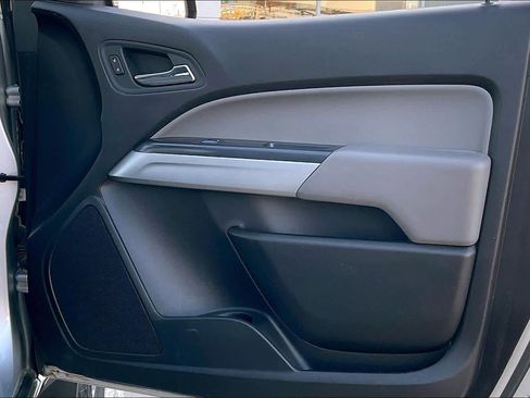 Used 2017 Chevrolet Colorado LT image 21