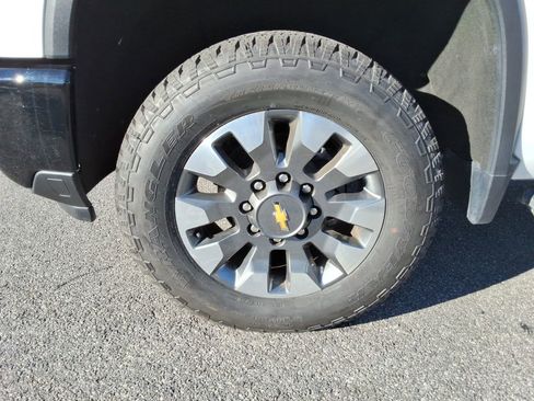 Certified 2024 Chevrolet Silverado 2500 Custom w/ Custom Value Package image 10