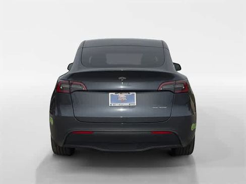 Used 2023 Tesla Model Y Long Range image 11