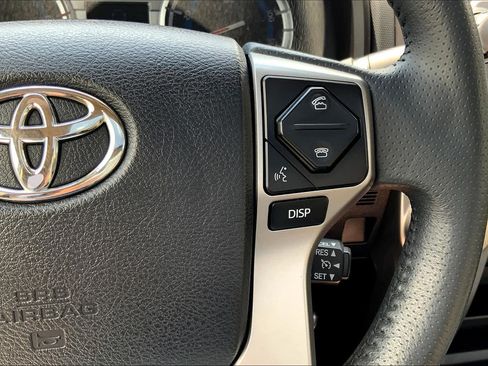 Used 2018 Toyota 4Runner SR5 Premium AWD/4WD image 26