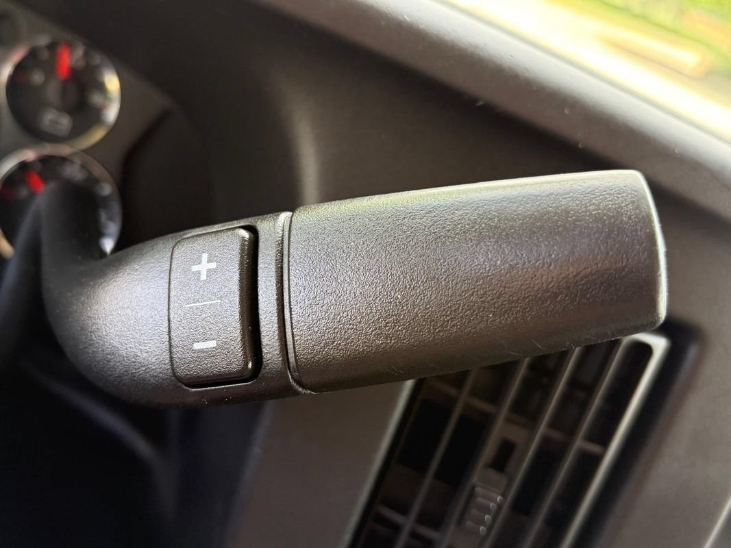 Used 2013 Chevrolet Express 2500 RWD image 10