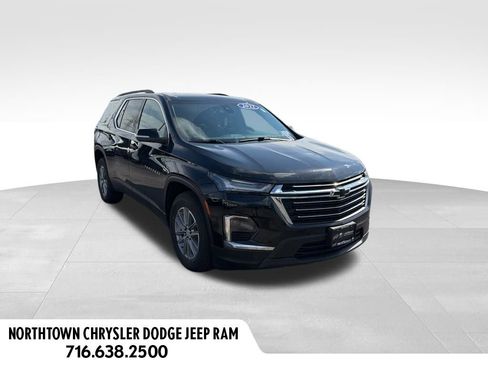 Used 2022 Chevrolet Traverse LT image 1