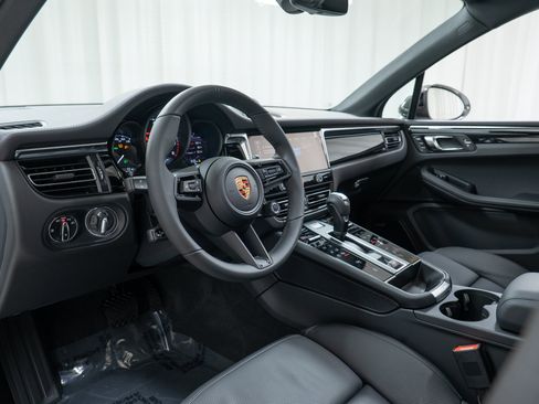 New 2026 Porsche Macan Turbo AWD/4WD image 4