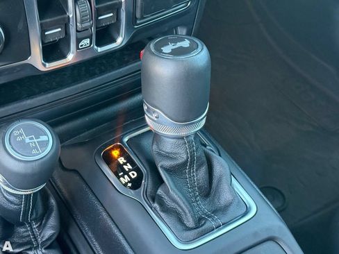 Used 2025 Jeep Wrangler Unlimited Sahara w/ Safety Group AWD/4WD image 24