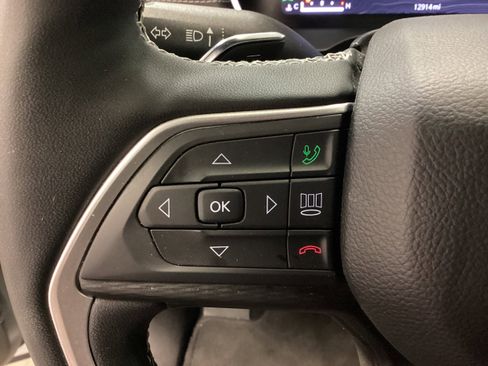 Used 2024 Jeep Grand Cherokee Altitude image 23