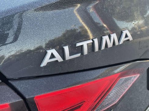 Used 2024 Nissan Altima 2.5 SV image 8