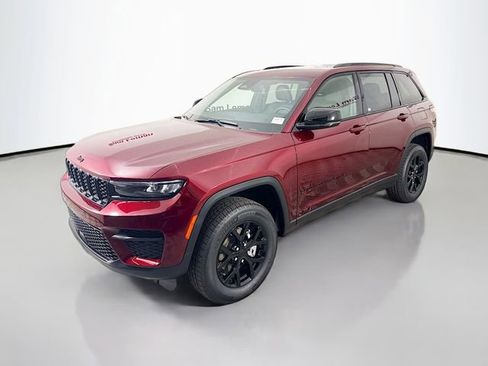 New 2025 Jeep Grand Cherokee Altitude image 3