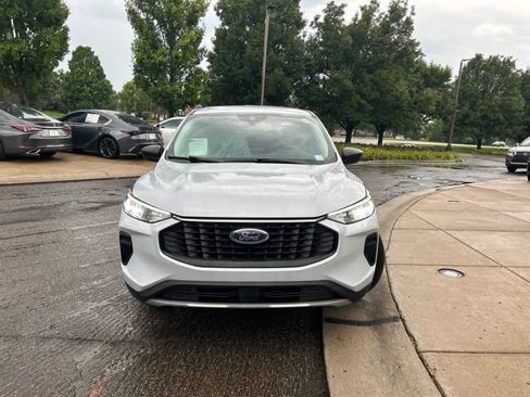 Used 2025 Ford Escape Active FWD image 2