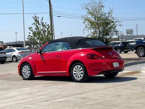 Used 2018 Volkswagen Beetle 2.0T SE FWD image 5
