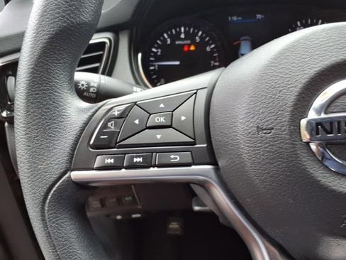 Used 2022 Nissan Rogue Sport S image 14