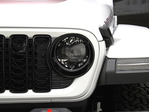 New 2026 Jeep Wrangler Unlimited Sport w/ Dual Top Group AWD/4WD image 31
